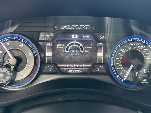 Used 2022 RAM 2500 Limited AWD/4WD image 11