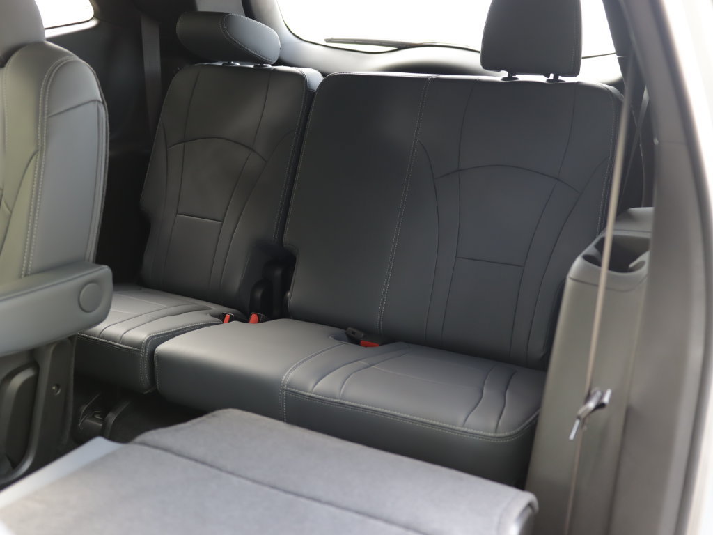 Used 2024 Buick Enclave Essence w/ Sport Touring Edition FWD image 27