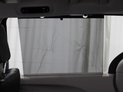 Used 2017 Chrysler Pacifica Touring-L image 21