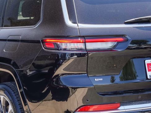 Certified 2022 Jeep Grand Cherokee L Overland w/ Luxury Tech Group IV image 7