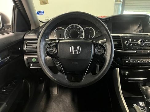 Used 2017 Honda Accord LX image 22