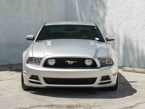 Used 2014 Ford Mustang GT Premium RWD image 2