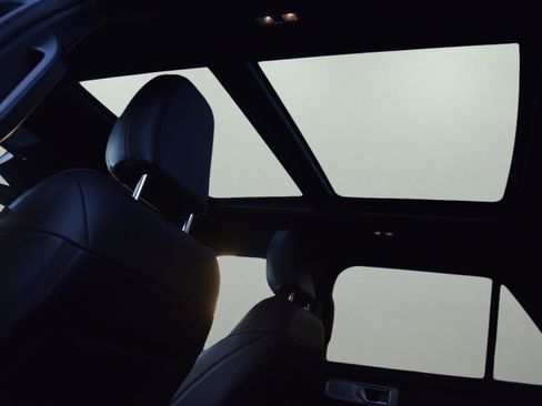 Certified 2021 Ford Explorer ST w/ Equipment Group 401A image 9