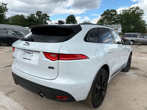 Used 2017 Jaguar F-PACE R-Sport image 8