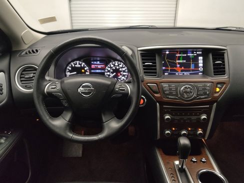 Used 2019 Nissan Pathfinder Platinum image 22