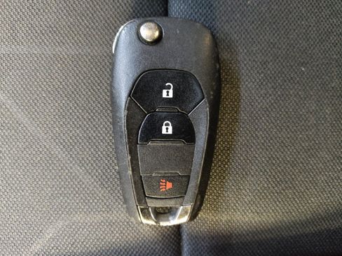 Used 2021 Chevrolet Trax LT AWD/4WD image 32