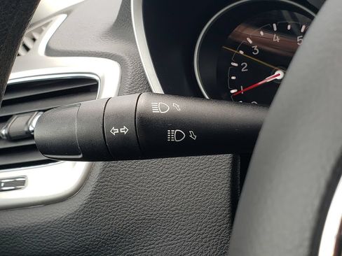 Used 2018 Jeep Compass Sport w/ Tech Group FWD image 28