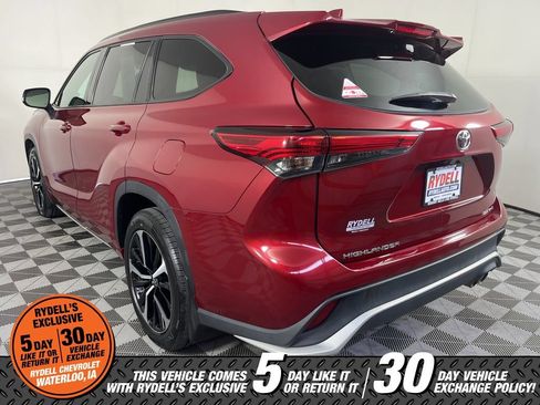 Used 2021 Toyota Highlander XSE AWD/4WD image 7