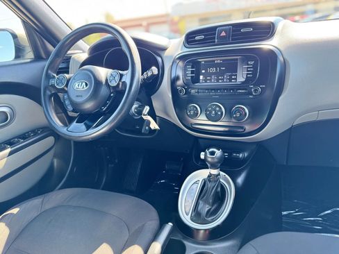 Used 2017 Kia Soul EV image 17