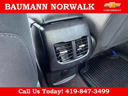 Used 2017 Ford Fusion SE w/ Fusion SE Technology Package FWD image 39