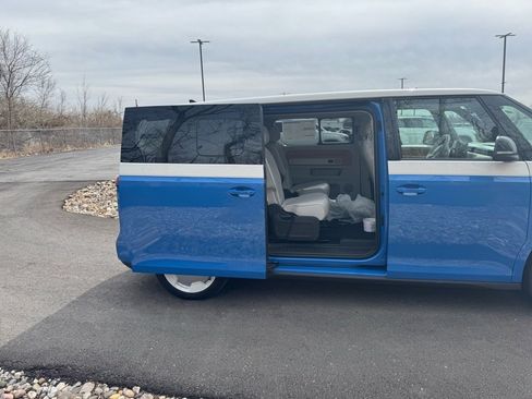 New 2025 Volkswagen ID. Buzz 1st Edition image 15