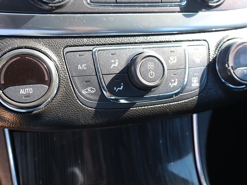 Used 2016 Chevrolet Impala LT FWD image 21