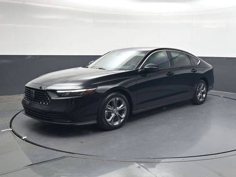 Certified 2023 Honda Accord EX image 8