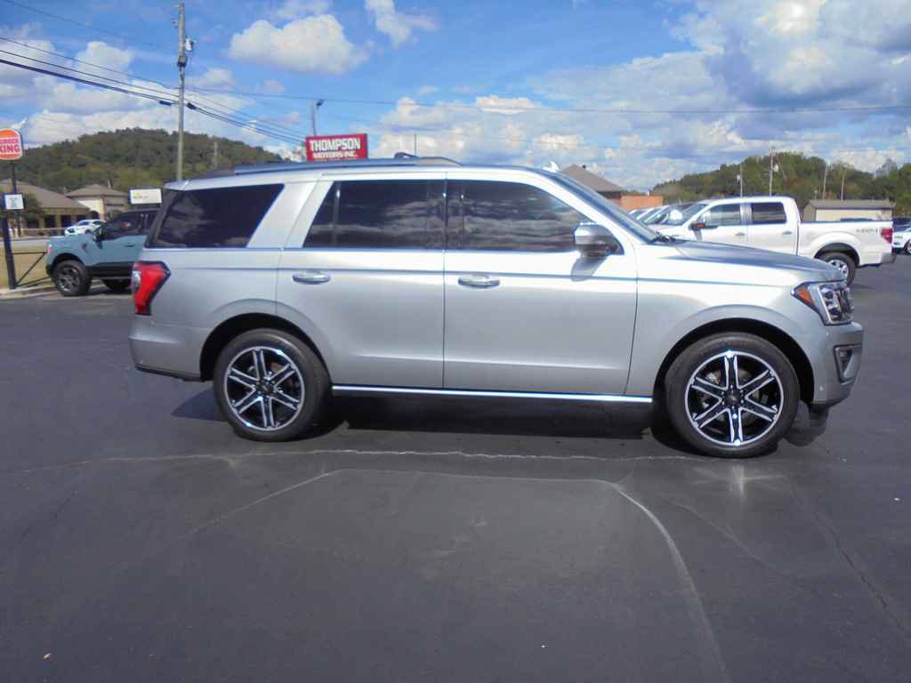 Used 2021 Ford Expedition Limited RWD image 2