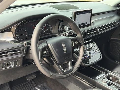 Used 2022 Lincoln Corsair AWD w/ Equipment Group 101A image 18