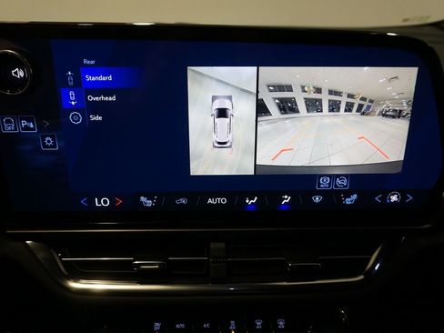 New 2026 Chevrolet Equinox EV LT image 17