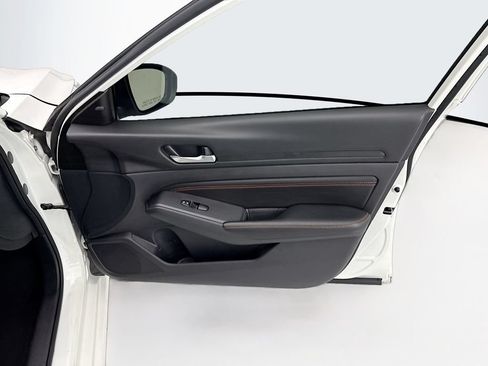 Used 2022 Nissan Altima 2.5 SR w/ Midnight Edition Package FWD image 23
