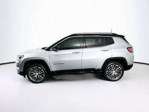 Used 2022 Jeep Compass Limited w/ Elite Group AWD/4WD image 4