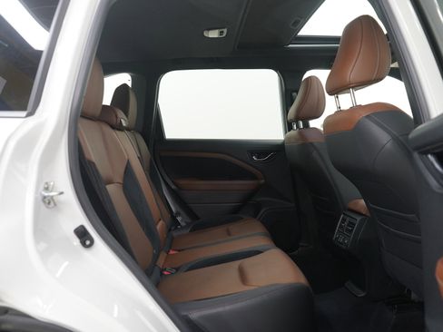 Used 2025 Subaru Forester Touring image 12