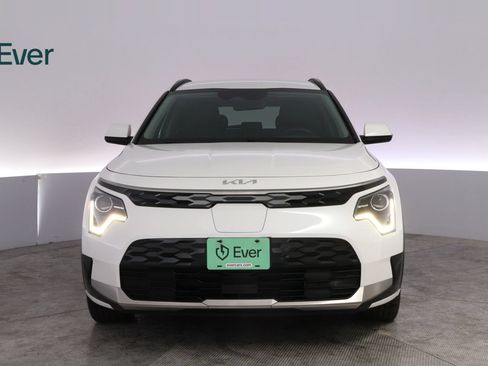 Used 2024 Kia Niro Wind FWD image 12