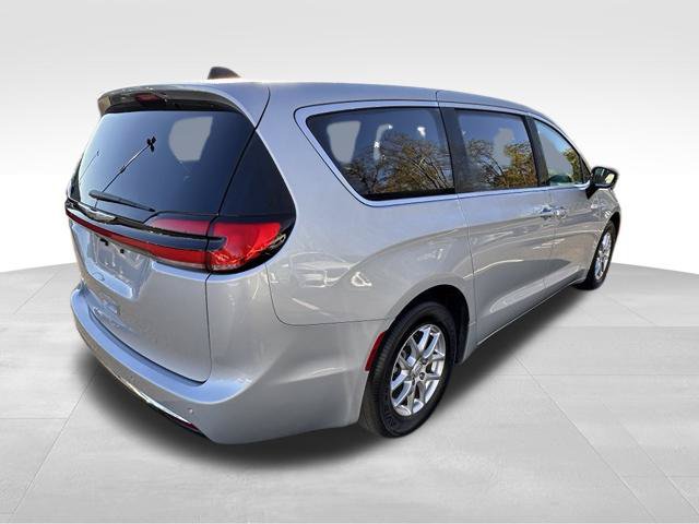 Used 2026 Chrysler Pacifica Select FWD image 7