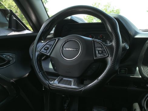 Used 2021 Chevrolet Camaro LT RWD image 17