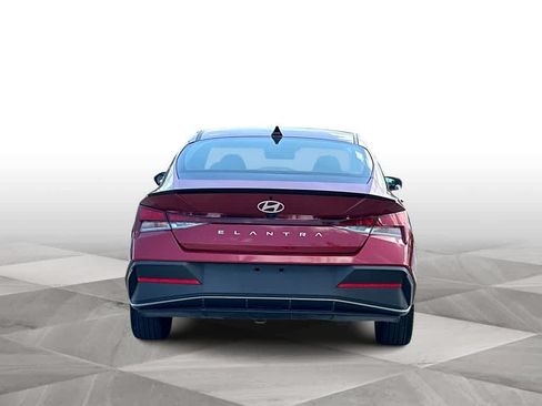 Used 2025 Hyundai Elantra Sport FWD image 7