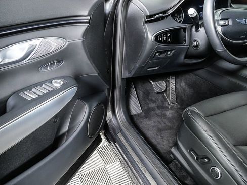 Used 2023 Genesis GV70 2.5T w/ Select Package image 12