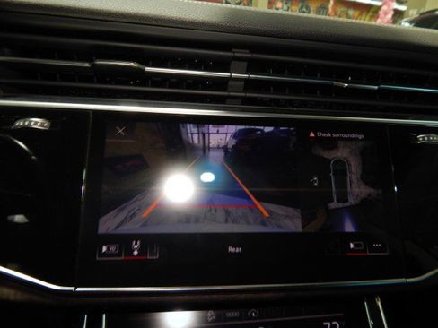 Used 2023 Audi Q8 Premium Plus image 28
