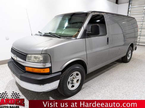 Used 2008 Chevrolet Express 1500 w/ Power Package RWD image 2