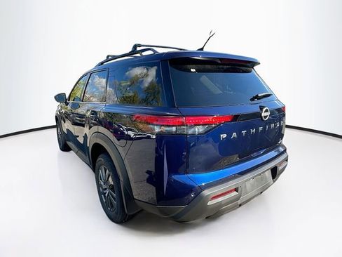 New 2025 Nissan Pathfinder SV image 4