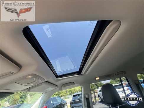 Used 2021 Nissan Armada SL w/ Captain's Chairs Package image 18