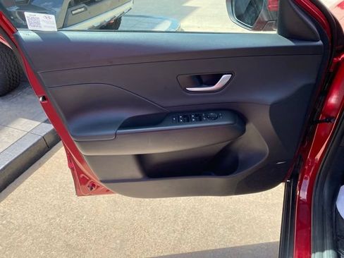 Used 2024 Hyundai Kona Limited AWD/4WD image 16