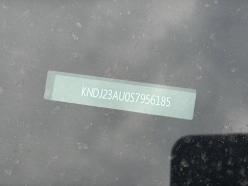 Used 2025 Kia Soul LX w/ LX Technology Package FWD image 2