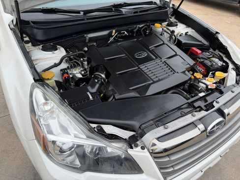 Used 2014 Subaru Outback 3.6R Limited AWD/4WD image 34