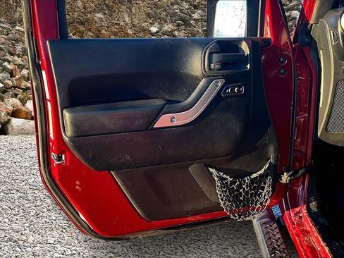 Used 2012 Jeep Wrangler Sahara w/ Dual Top Group image 20