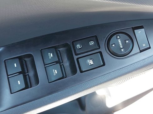 Used 2019 Hyundai Ioniq Limited FWD image 31