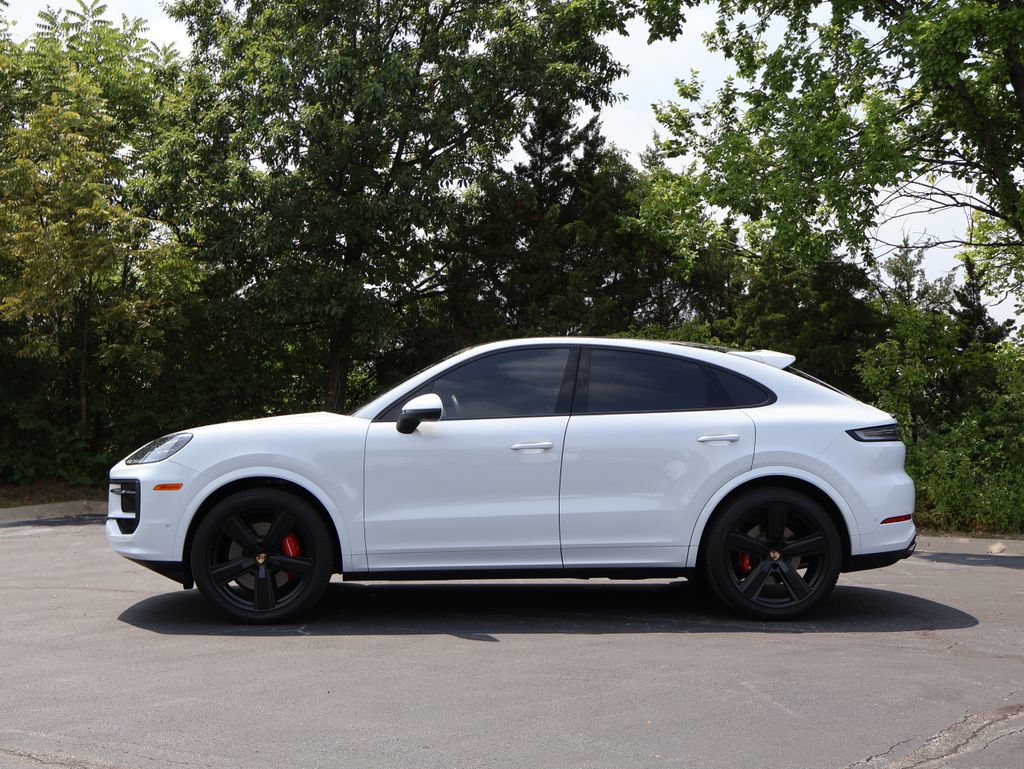 Certified 2025 Porsche Cayenne Coupe AWD/4WD image 2