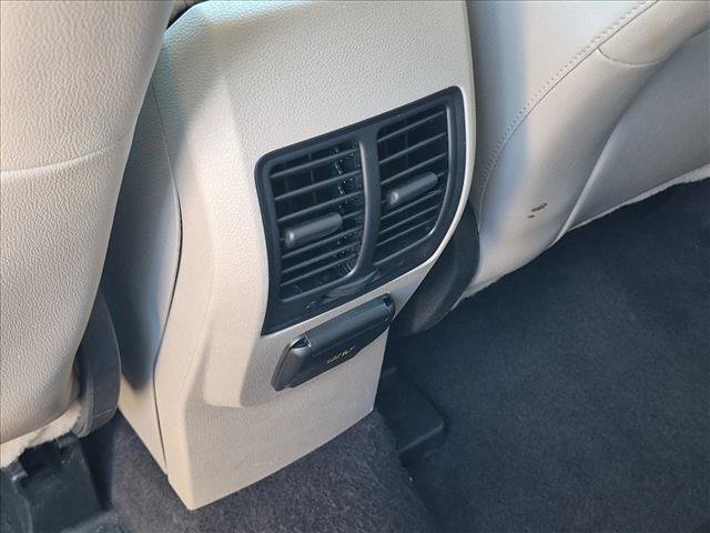 Certified 2019 Ford Escape Titanium AWD/4WD image 17