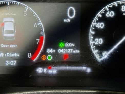 Used 2023 Honda Civic Sport image 16