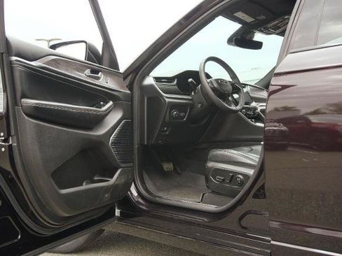 Used 2023 Jeep Grand Cherokee L Overland AWD/4WD image 12