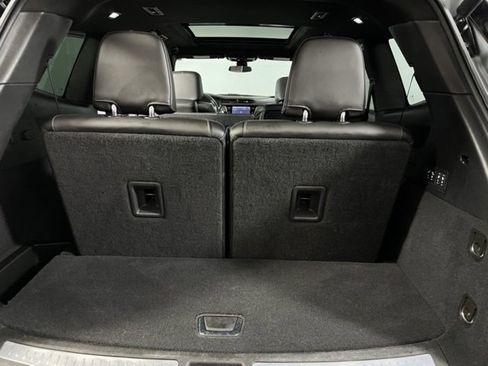Used 2024 Cadillac XT6 Premium Luxury image 34