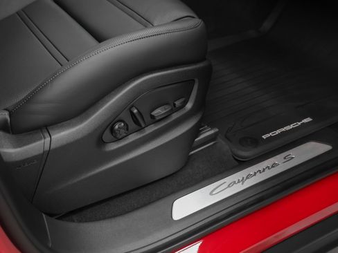 Certified 2026 Porsche Cayenne S AWD/4WD image 21