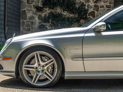 Used 2005 Mercedes-Benz E 55 AMG Sedan image 4