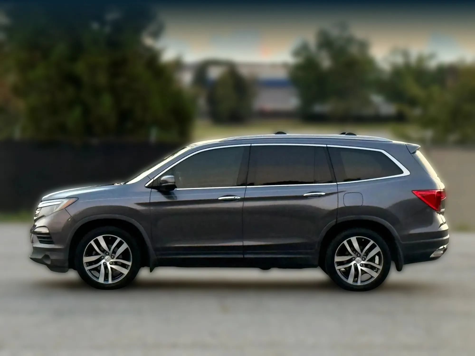 Used 2017 Honda Pilot Touring image 8