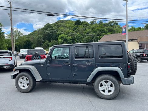 Used 2017 Jeep Wrangler Unlimited Sport w/ Quick Order Package 24S AWD/4WD image 7