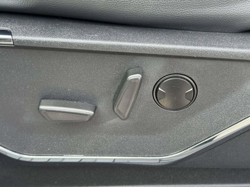 Used 2024 Ford F350 Lariat w/ Sport Appearance Package image 19