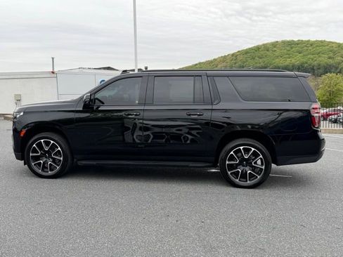 Certified 2023 Chevrolet Suburban RST w/ Luxury Package AWD/4WD image 13