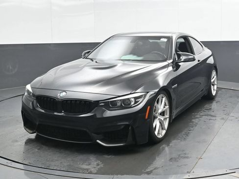 Used 2018 BMW M4 Coupe RWD image 6