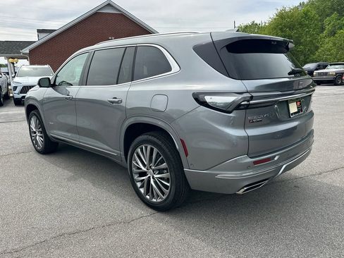 New 2026 Buick Enclave Avenir w/ Super Cruise Package FWD image 8